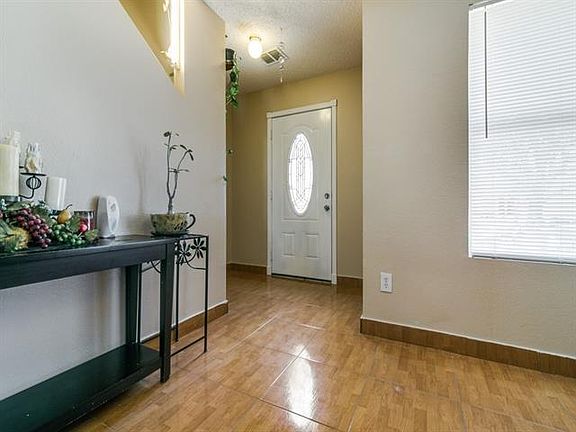 4th image of 2909 Hillside Dr
