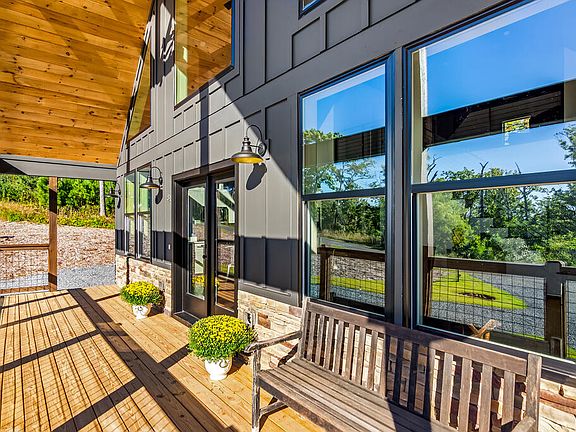 3rd image of 81 Timberline Trl