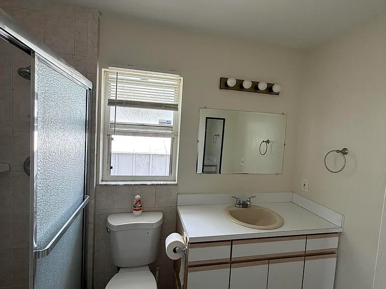 3961 Park Ln #B — Photo 6