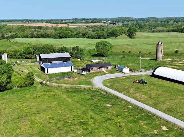 2300 Oregon Rd, Salvisa, KY 40372