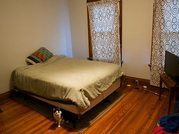 4th image of 107 E Blake Ave