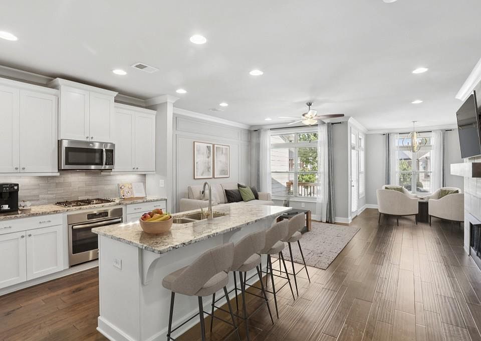 1st image of 3899 Glenview Club Ln