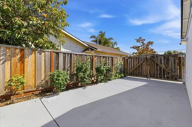 40140 Kelly St — Photo 7