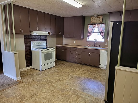 3rd image of 1010 Avenue A
