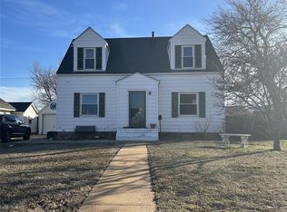 1208 Orient Ave, Clinton, OK 73601