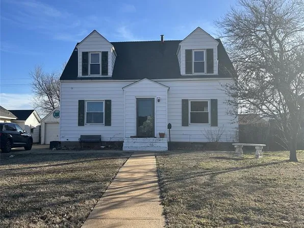 1208 Orient Ave, Clinton, OK 73601