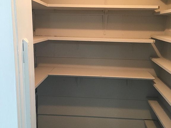 5th image of 524 Wiley Ave
