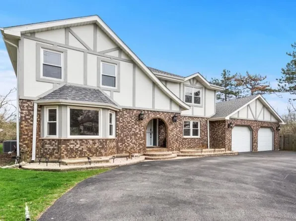 801 Waltz Ct, Prospect Heights, IL 60070