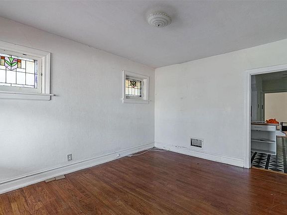 3rd image of 3804 Keokuk St