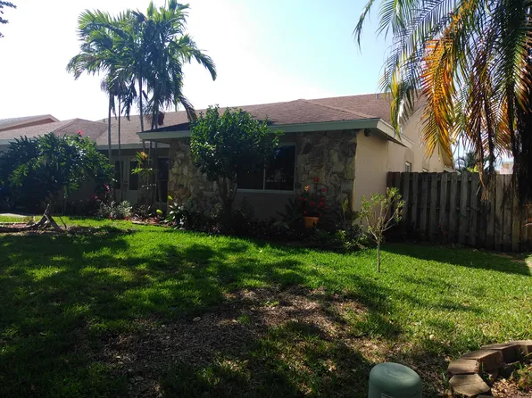 6920 NW 46th Ct, Lauderhill, FL 33319