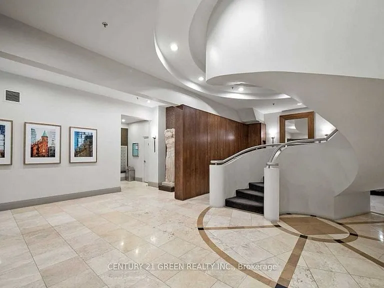 438 Richmond St W #819 — Photo 4