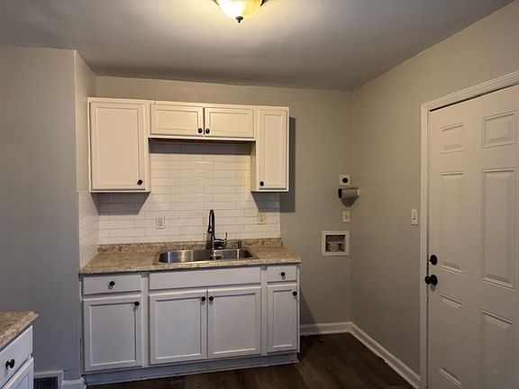4th image of 1391 Haywood Ave
