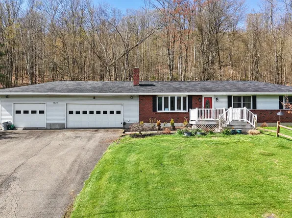 1516 Quaker Lake Rd, Brackney, PA 18812