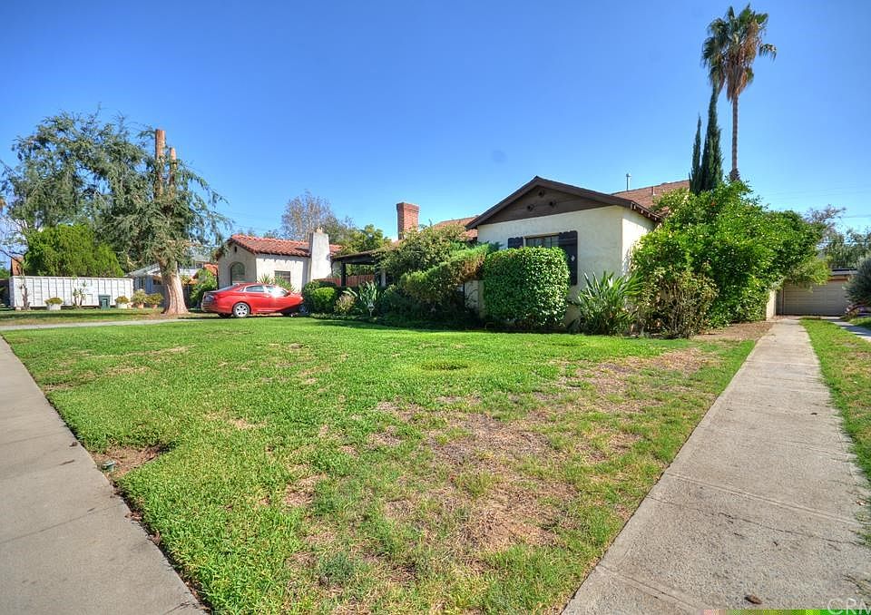 1st image of 355 W 24th St
