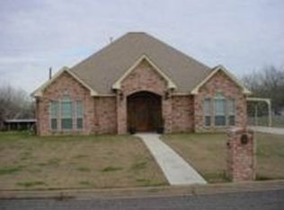 510 N College St, Weimar, TX 78962