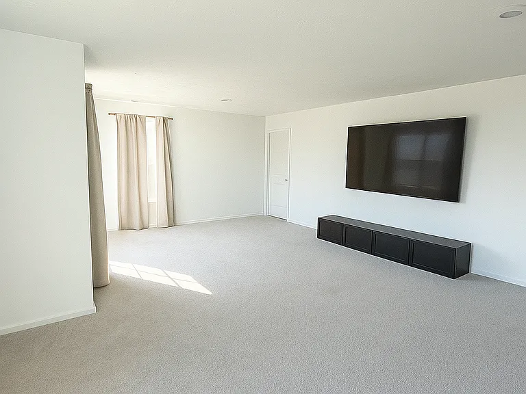 4378 Ashworth Ln — Photo 12