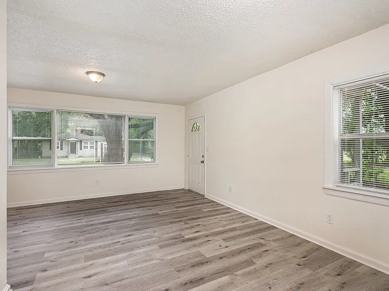 3526 Poinsetta St — Photo 9