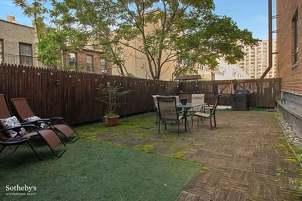 Rented by Sotheby's International Realty | media 31