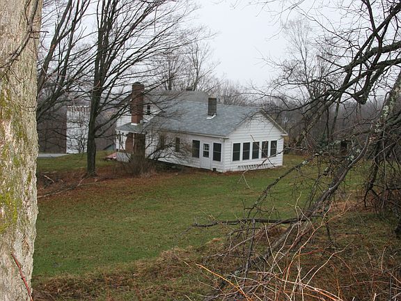 3rd image of 635 Peck St