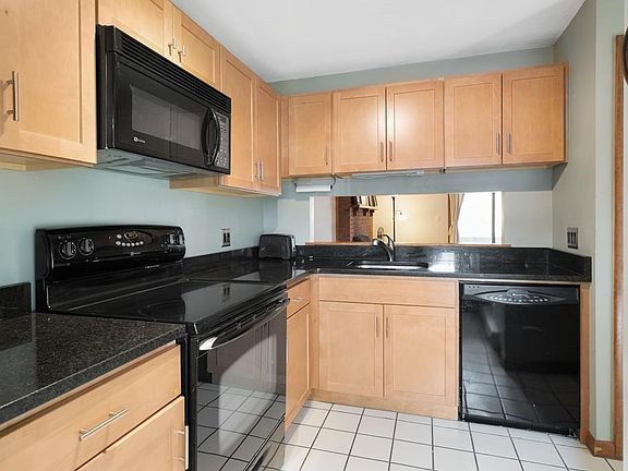 5th image of 150 Highwood Dr #150