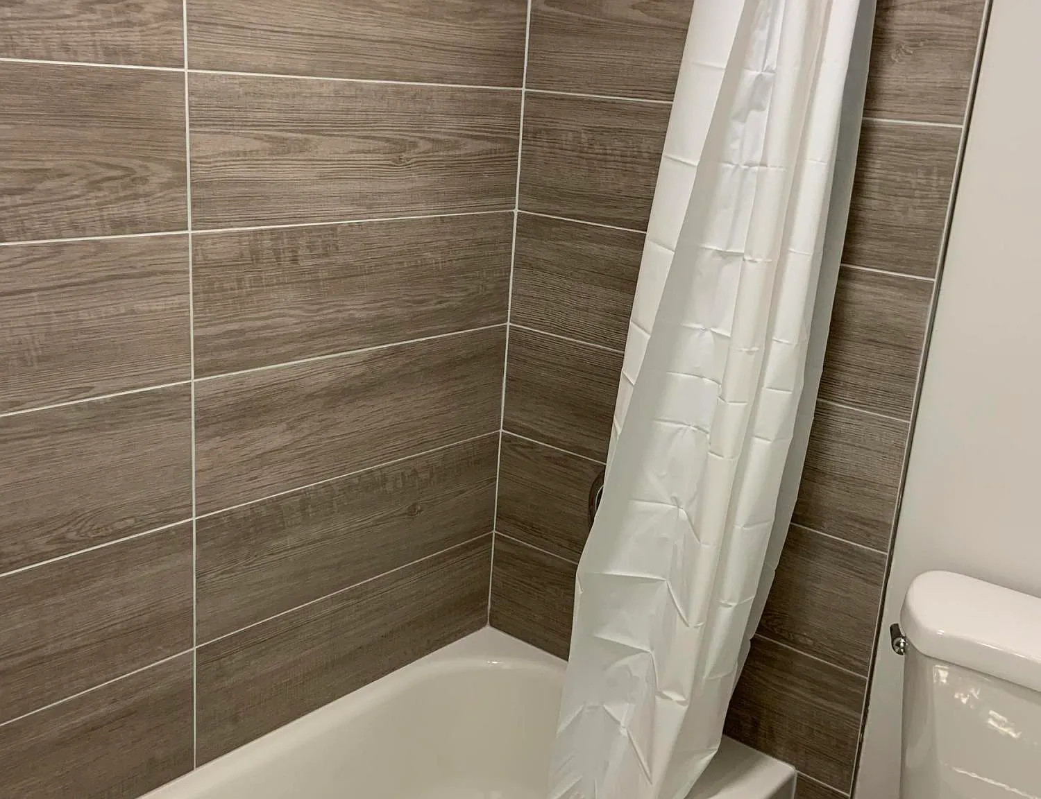 3 bed, 2.0 bath, 1125 sqft, $2,995 — Photo 4