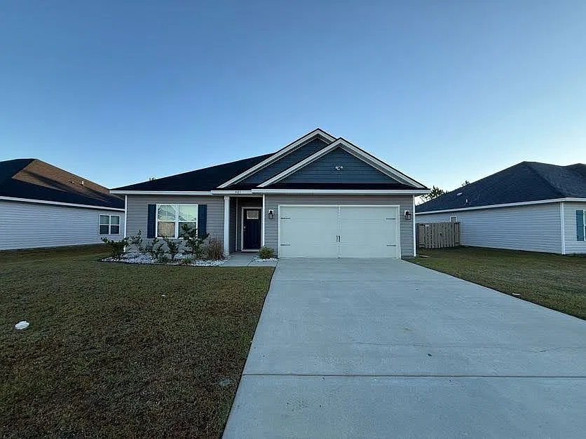 401 McClelland Loop NE