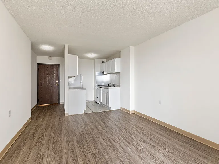 Rivergate Apartments — Photo 52