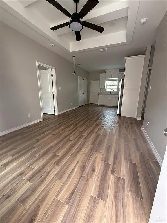 3 bed, 2.0 bath, 4032 sqft, $1,200 — Photo 3