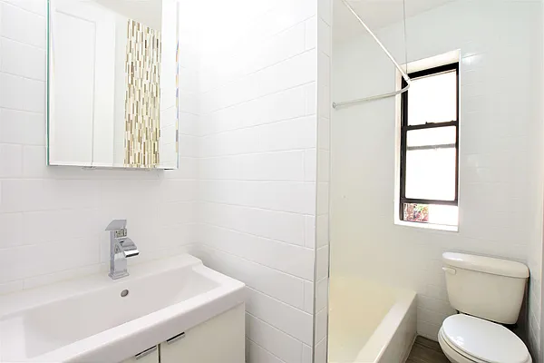 Rented by Clove Realty LLC | media 9