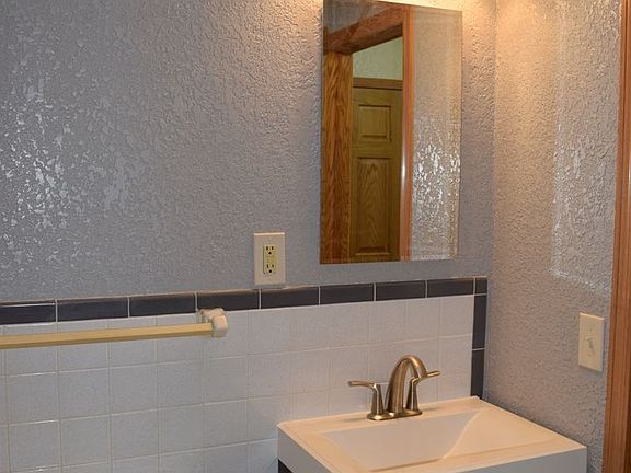 3rd image of 319 SE 8th St APT 303