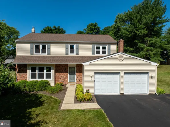 12 Woodstock Cir, Collegeville, PA 19426