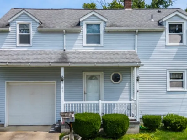 711 Tidball Ave, Grove City, PA 16127