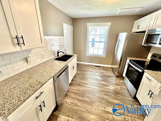 2 bed, 1.0 bath, 1236 sqft, $1,200 — Photo 3