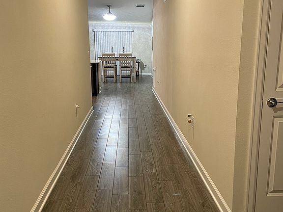 5th image of 129 Taft Dr #2