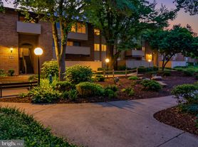 19443 Brassie Pl, Gaithersburg, MD