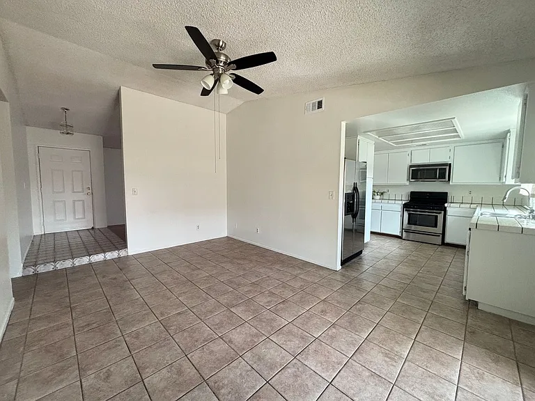 43658 Rogier St — Photo 12
