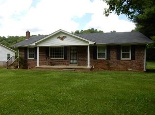 537 Gillum Hollow Rd, Indian Mound, TN 37079