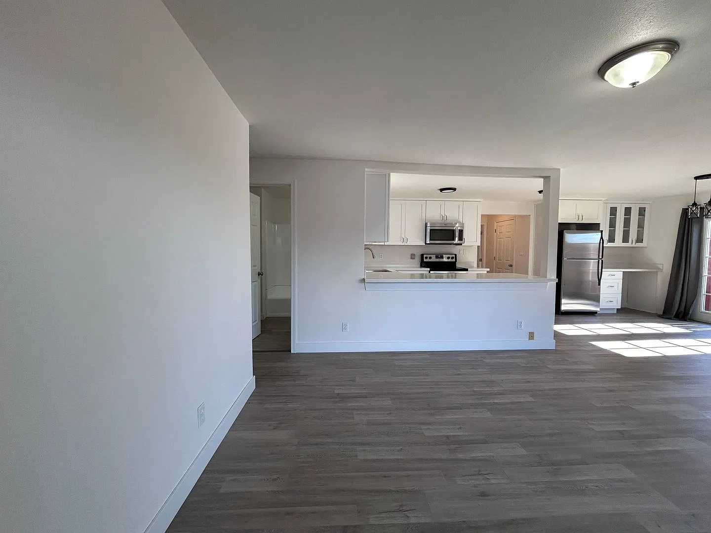 3 Bed, 2 Bath Home with Large Fenced Yard — Photo 3