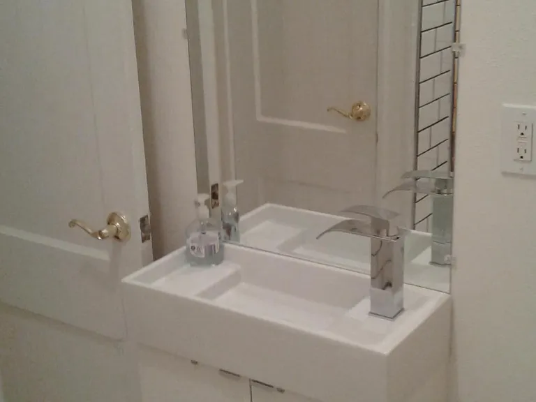 3924 Iowa Ave #1F — Photo 9