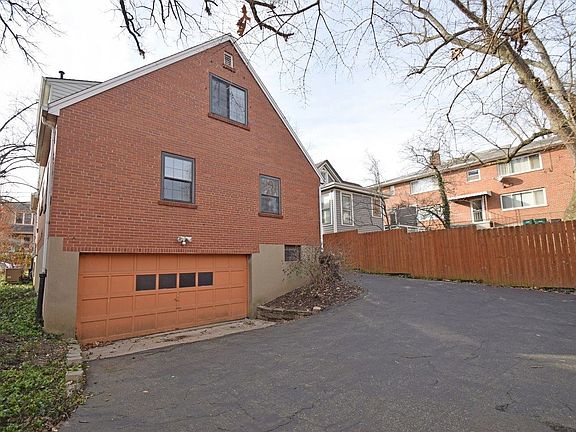 ONE CAR GARAGE SPACE!!!!