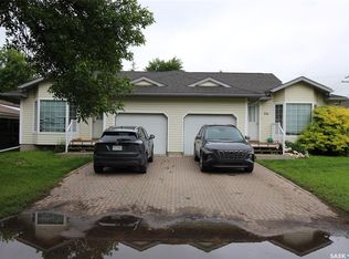 Centre St #516, Shaunavon, SK S0N2M0