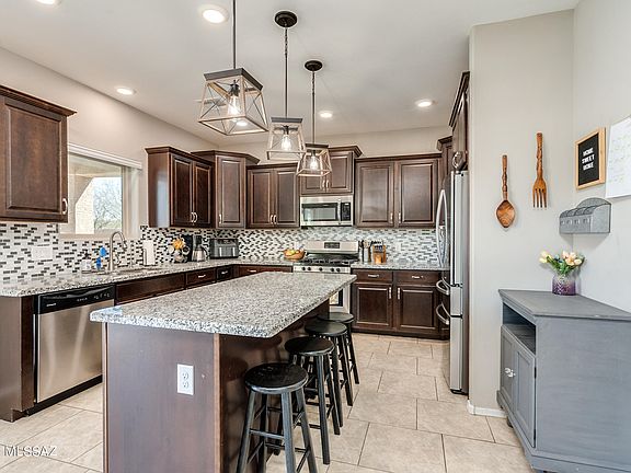4th image of 9098 W Blue Saguaro St