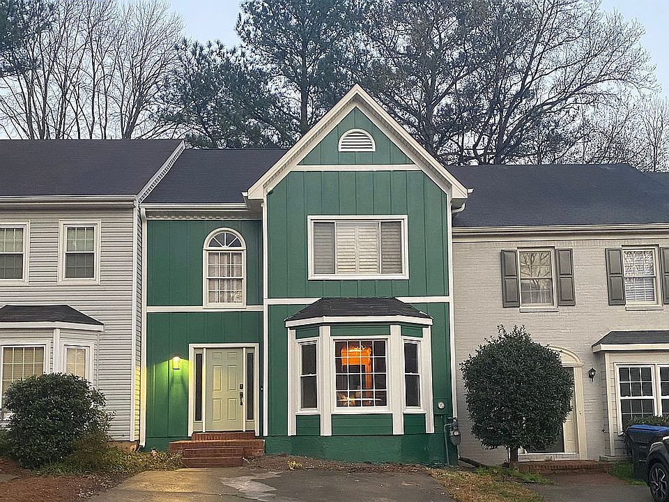 1st image of 598 Harcourt Pl SE