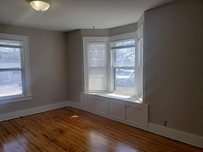 4111 7th St NE — Photo 4