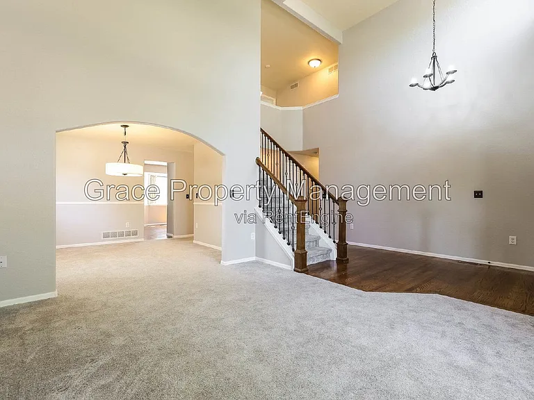 1144 E 12th Ct — Photo 7