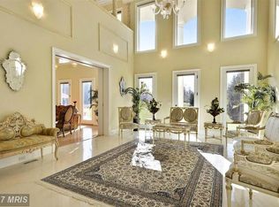 10501 Milkweed Dr, Great Falls, VA 22066