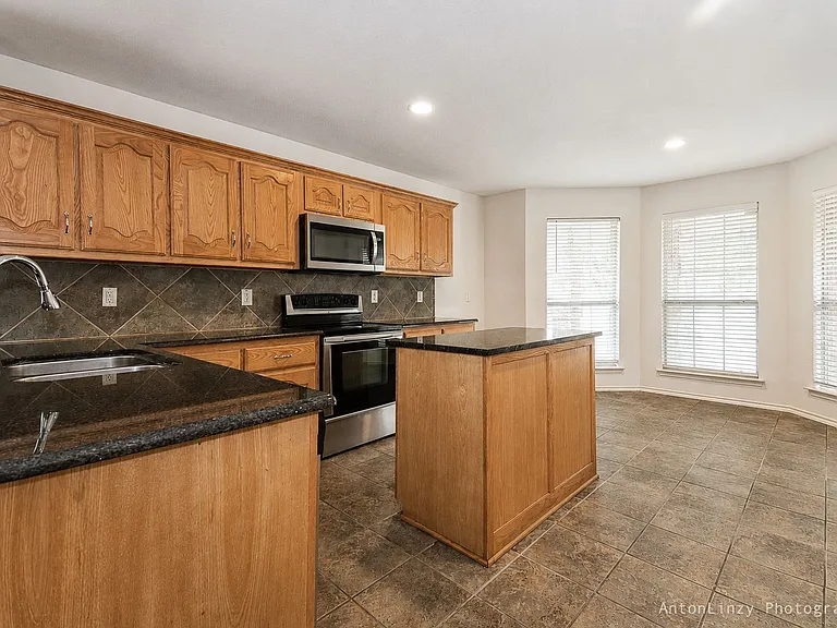 701 Orchid Blvd — Photo 6