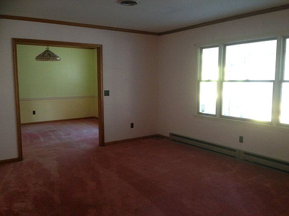 4th image of 15239 Pebble Dr