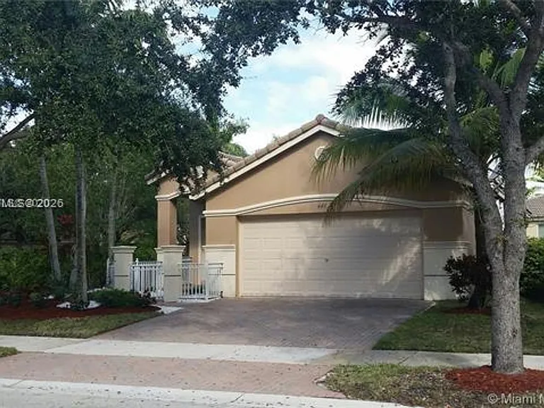 449 Silver Palm Way — Photo 1
