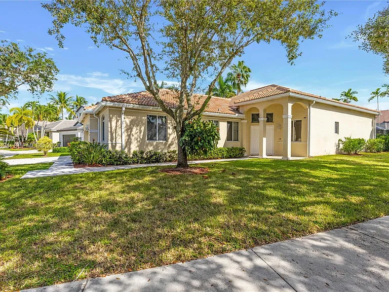 1102 Camellia Cir — Photo 25